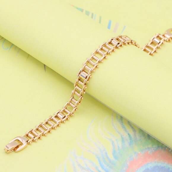 "Rose Gold Textured Link Chain Bracelet in Premium Brass Finish, XPBL0998 - Picture 6 of 12